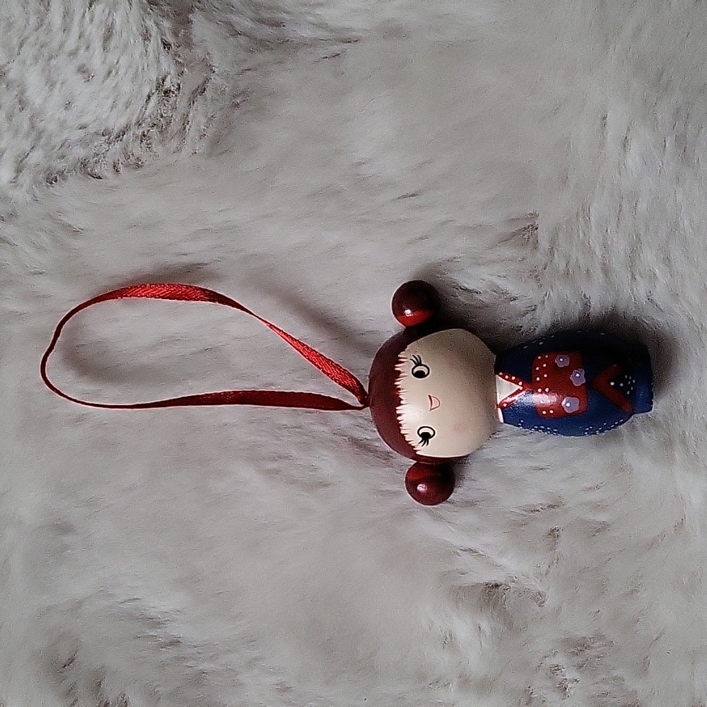 Wood Christmas ornament kimono